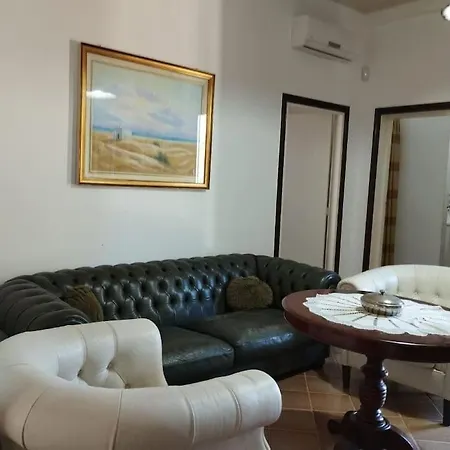Ciraci - 50 Mt Dal Mare Torre Ovo